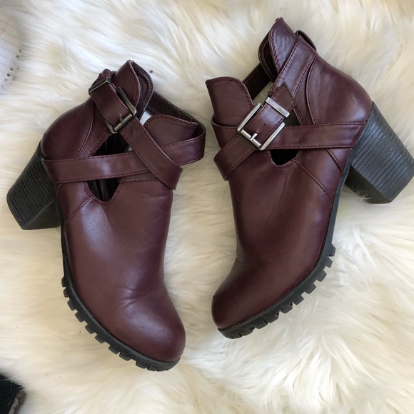BAMBOO Shoes - Chunky heel booties ankle strap burgundy